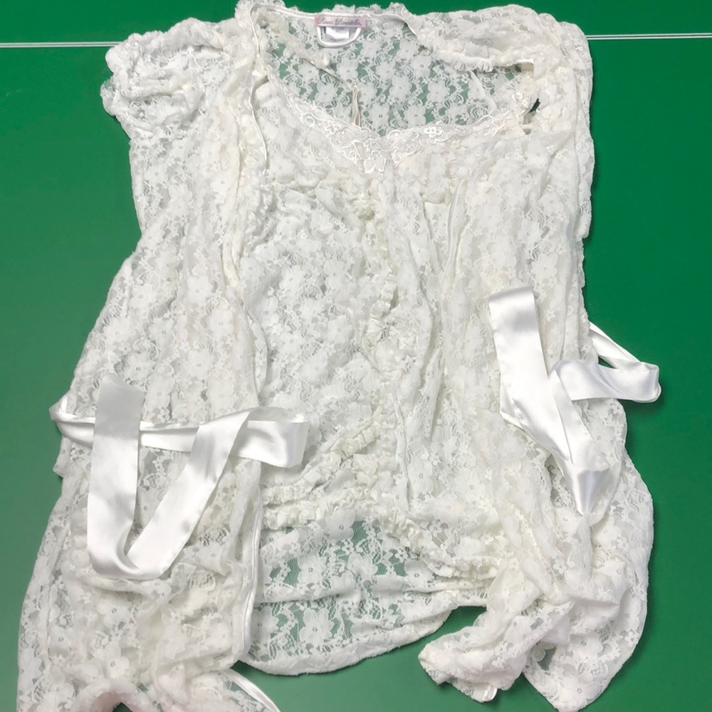 Laundering robes set